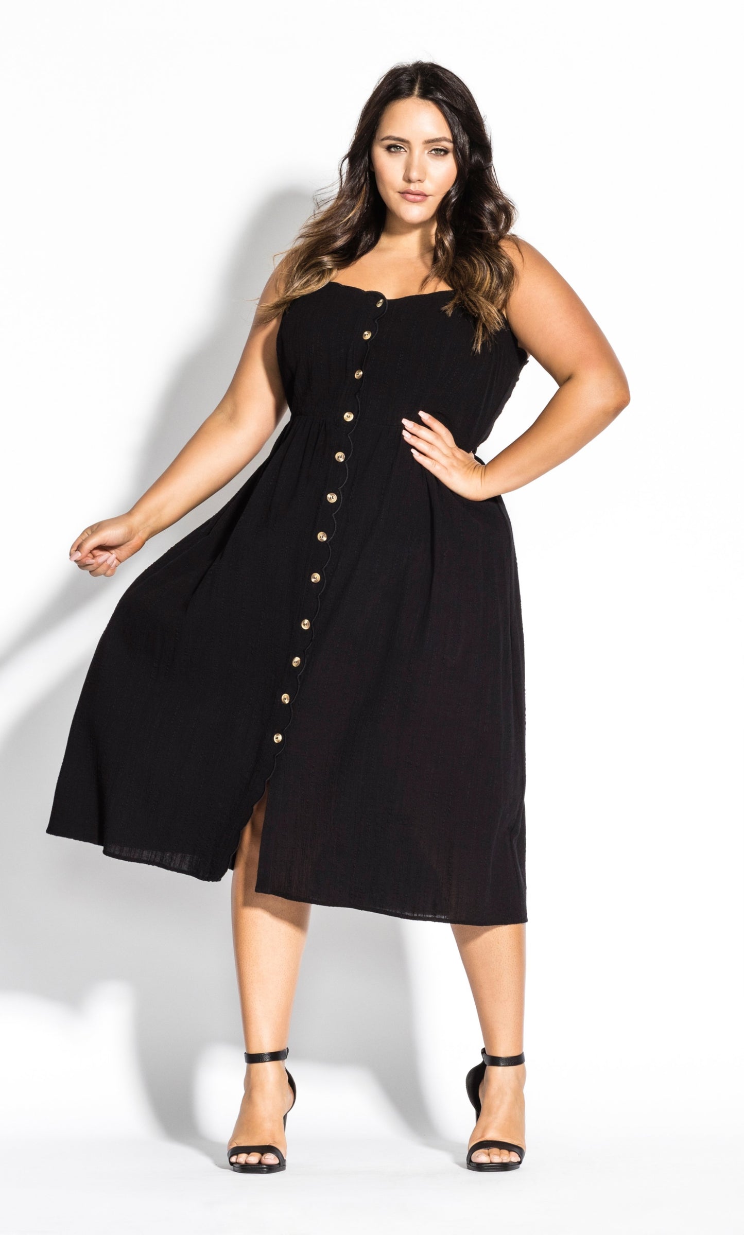 Vestido feminino City Chic com botões e vieiras, preto, tamanho 16