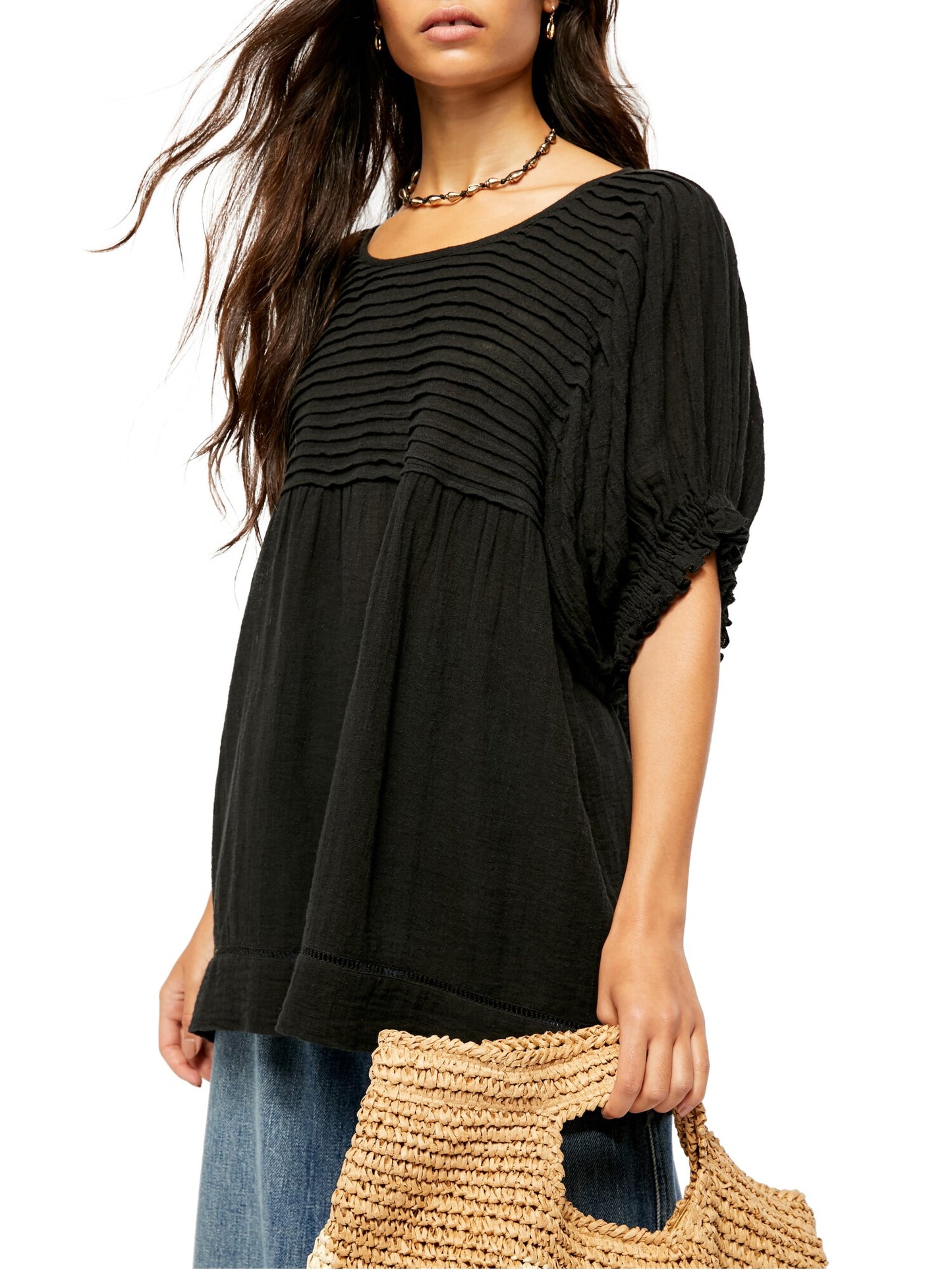Blusa plissada com decote em v e manga bufante Free People para mulheres, preta, tamanho médio