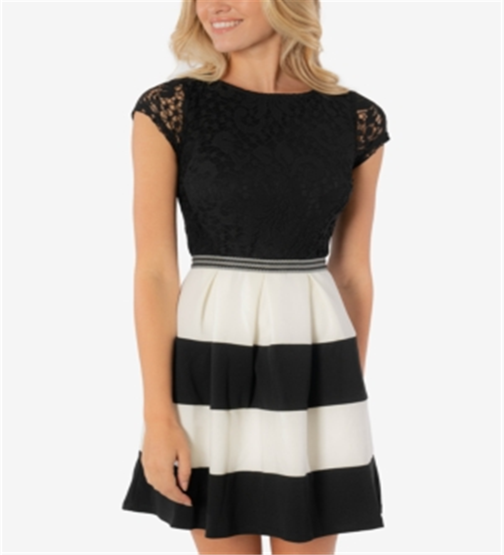 Vestido curto de renda feminino Speechless Fit &amp; Flare, tamanho médio, preto