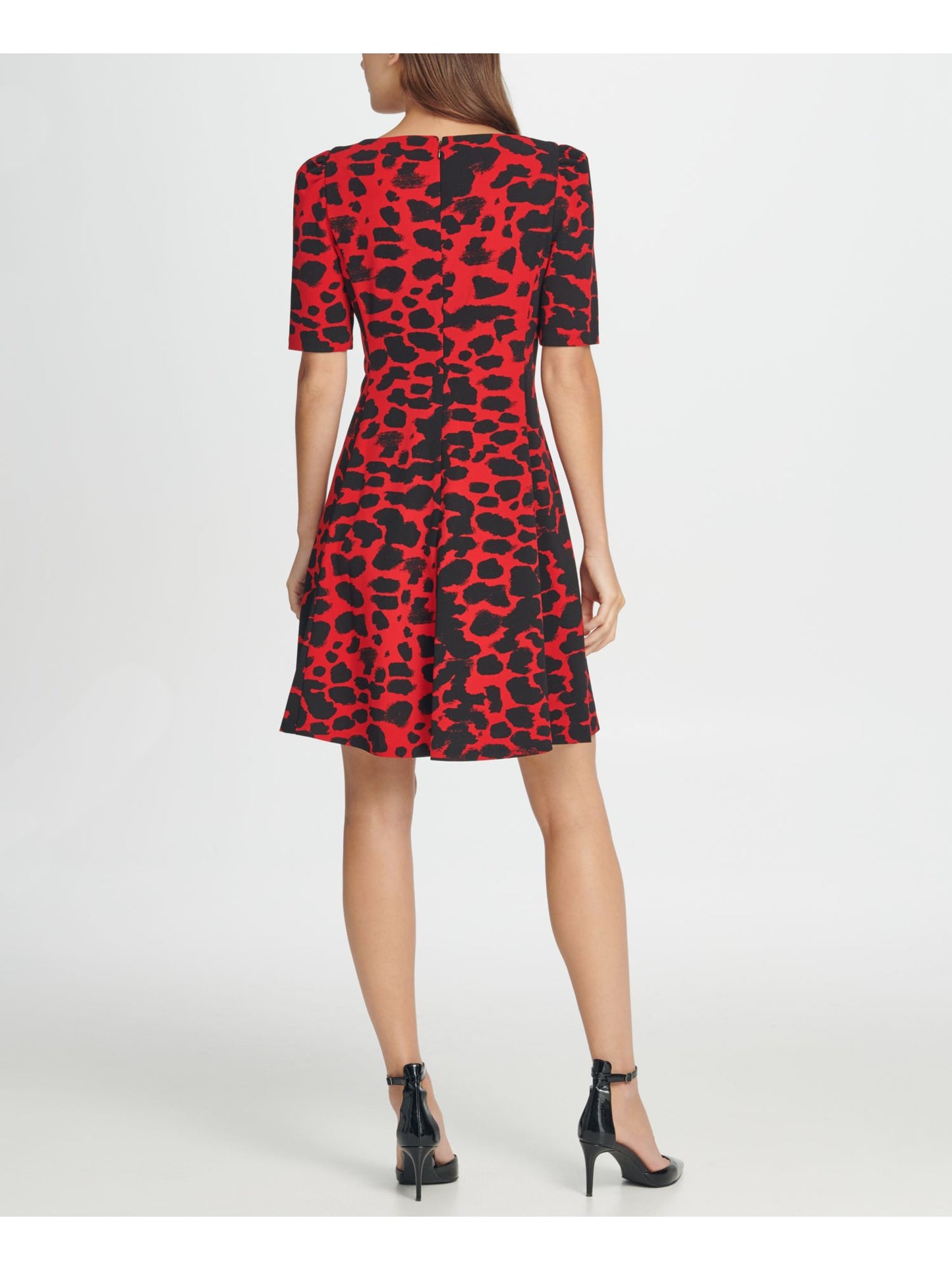 Vestido feminino DKNY com zíper e estampa animal, manga curta, gola alta, acima do joelho, vermelho, tamanho 14