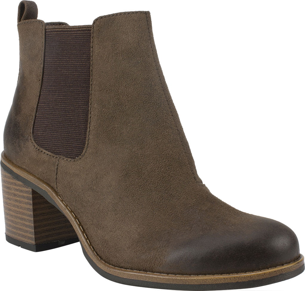 Botas femininas de camurça sintética Destiny da White Mountain, marrom, tamanho 6 M