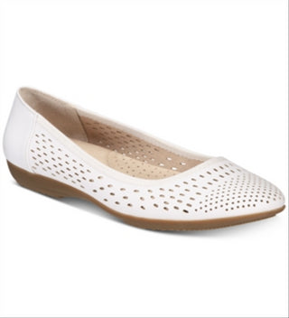 Women's Cliffs by White Mountain Carrie Flat White Size 8H