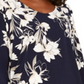 JM Collection Blusa feminina estampada com strass e manga dolman, azul, tamanho P