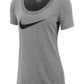 Camiseta Nike Feminina Gola Redonda Manga Curta Estampada Cinza Tamanho Médio
