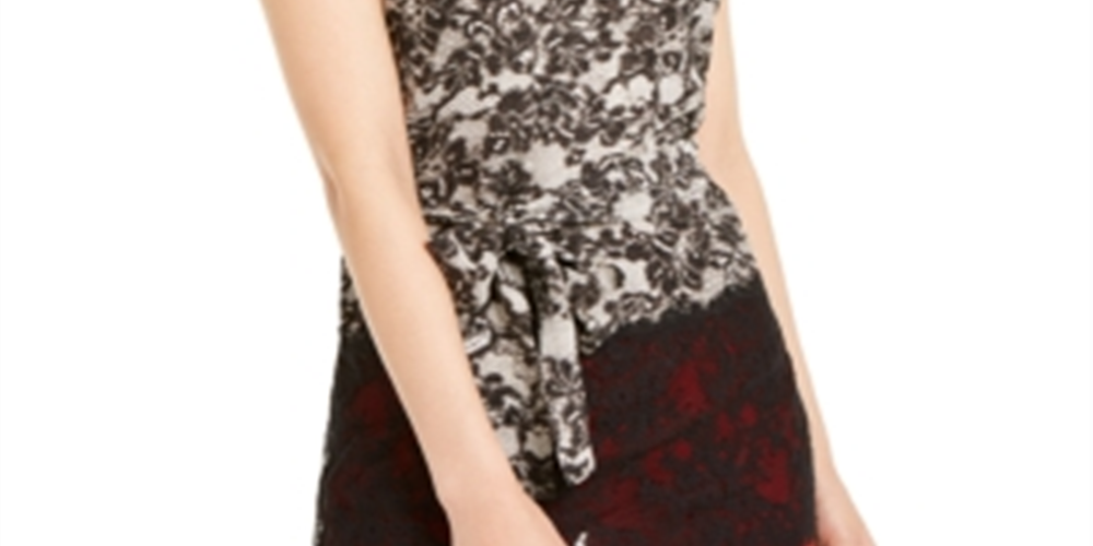 Camiseta feminina Michael Kors com estampa floral, manga curta e gola redonda, preta, tamanho XX-G