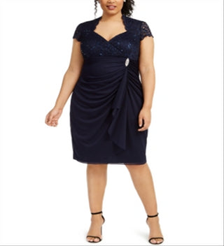 Vestido de noite feminino Betsy Adam com renda, manga curta, decote Queen Anne, comprimento até o joelho, tamanho azul-marinho, tamanho 18W