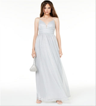 Vestido de festa City Studios Juniors com decote profundo metálico, tamanho 3, prata