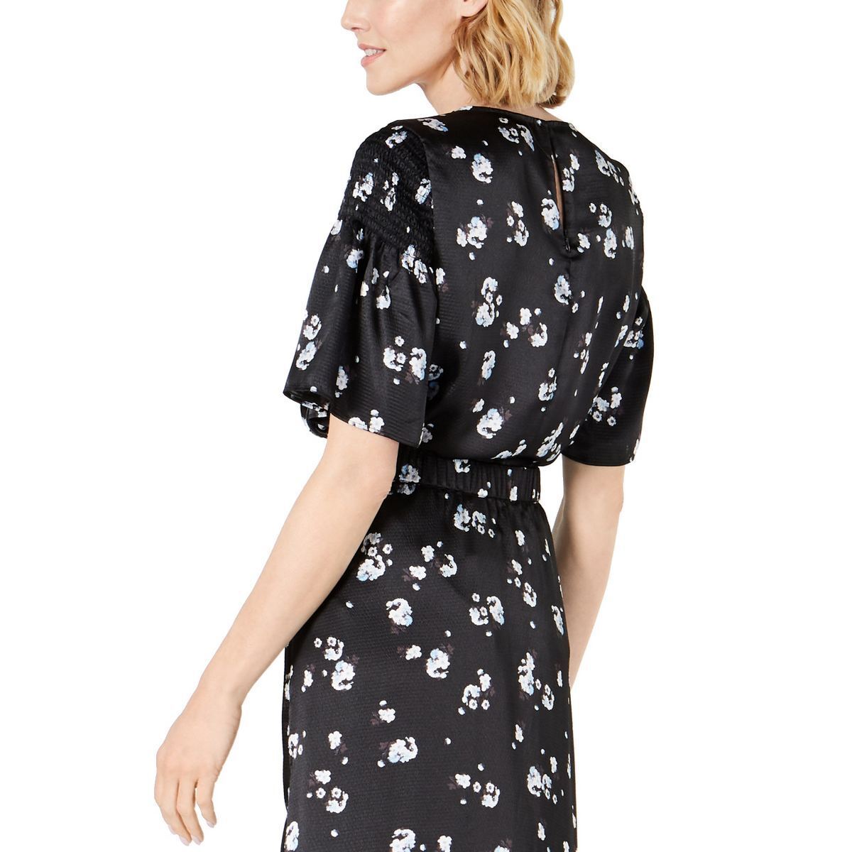 Blusa Alfani Feminina de Cetim com Estampa Floral e Ombros Smocked - Preto Moderno e Ditsy Tamanho P