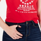 Camiseta feminina Mad Engine Mighty Fine Juniors Sriracha Graphic, vermelha, tamanho pequeno