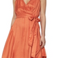 Vestido envelope feminino BCBGMaxazria com bainha de lenço de cetim laranja tamanho M