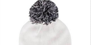 Gorro Tommy Hilfige feminino com bandeira e remendo de pompom em dois tons, branco, tamanho único