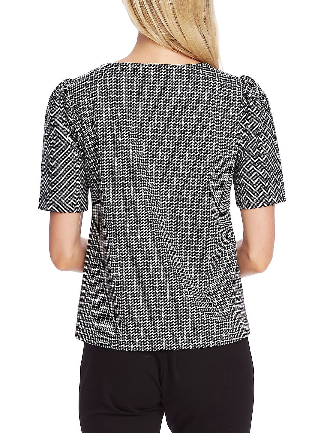 Blusa feminina Vince Camuto com decote em V e manga curta espinha de peixe, cinza, tamanho GG