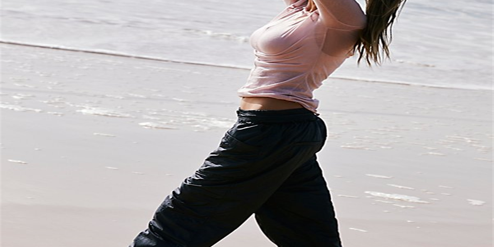 Calça de corrida feminina FP Movement da Free People Tell Me About It, Activewea, preta, tamanho médio