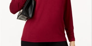 Camiseta feminina Alfani com gola redonda franzida, vermelha, tamanho médio