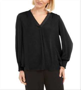 Blusa feminina Alfani com decote em V, preta, tamanho pequeno GG