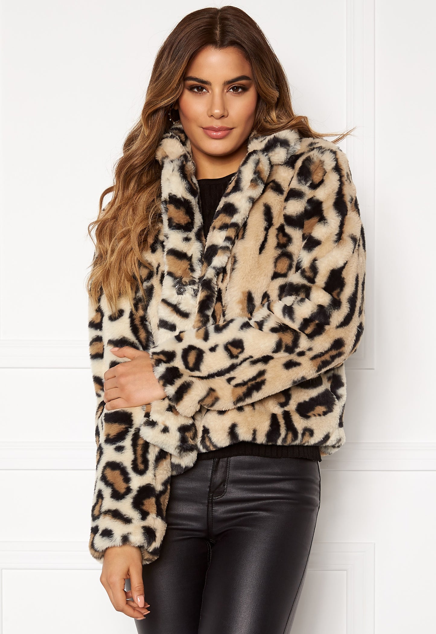 Jaqueta Levi's Feminina com Estampa de Leopardo e Pele Sintética, Amarela, Tamanho Médio