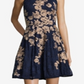 Vestido de coquetel curto com alças e decote halter floral feminino Xscape, azul, tamanho 10, pequeno