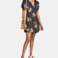 Vestido feminino Free People com zíper floral, manga curta, decote em V, acima do joelho, ajuste flare, preto, tamanho 0