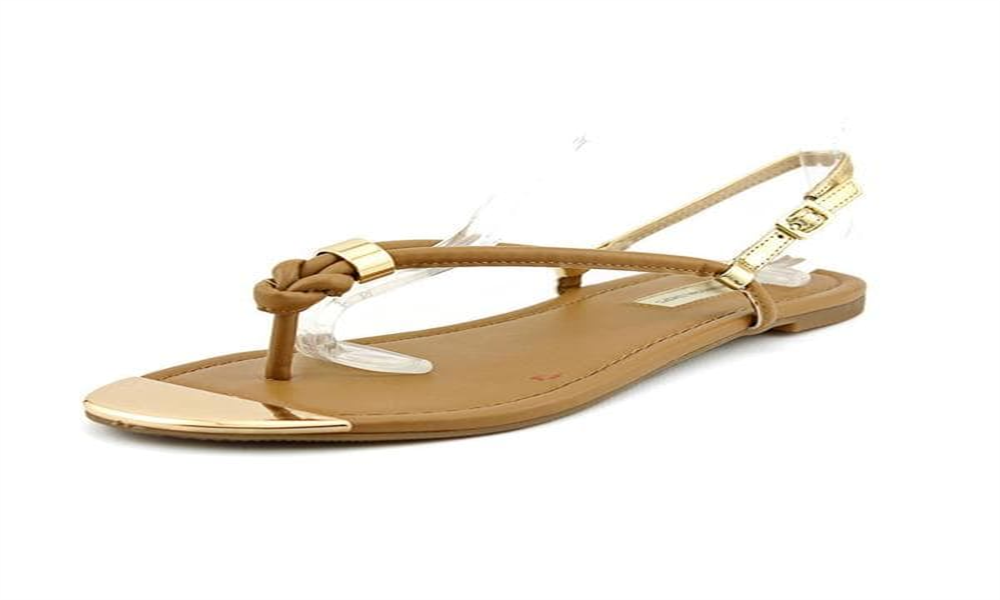 Bota de montaria feminina American Rag em couro Adarra, bico redondo e acima do joelho, marrom, tamanho 9 M