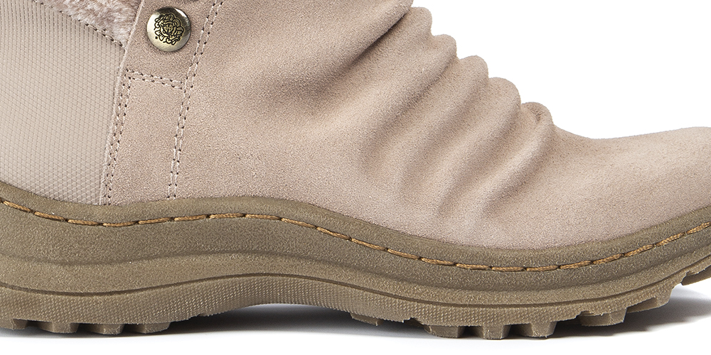 Botas de neve femininas Baretraps, bege, com botões de metal franzidos, acabamento em pele, acolchoadas, resistentes à água, bico redondo e zíper, 9,5 m