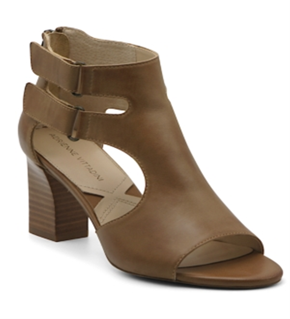 Sandálias femininas Adrienne Vittadini Rea com salto bloco marrom, tamanho 10M