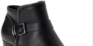 American Rag Botas femininas pretas com fivela almofadada e detalhe Milly, bico redondo, salto bloco e zíper, 9,5 m