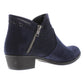 Botas femininas American Rag azul marinho perfuradas acolchoadas Abby bico redondo salto bloco 7 W