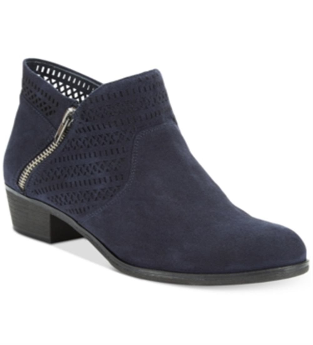 Botas femininas American Rag azul marinho perfuradas acolchoadas Abby bico redondo salto bloco 7 W