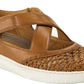 Mary Janes Yesica Woven Caramel Yesica para mulheres da BareTraps, marrom, tamanho 9 M