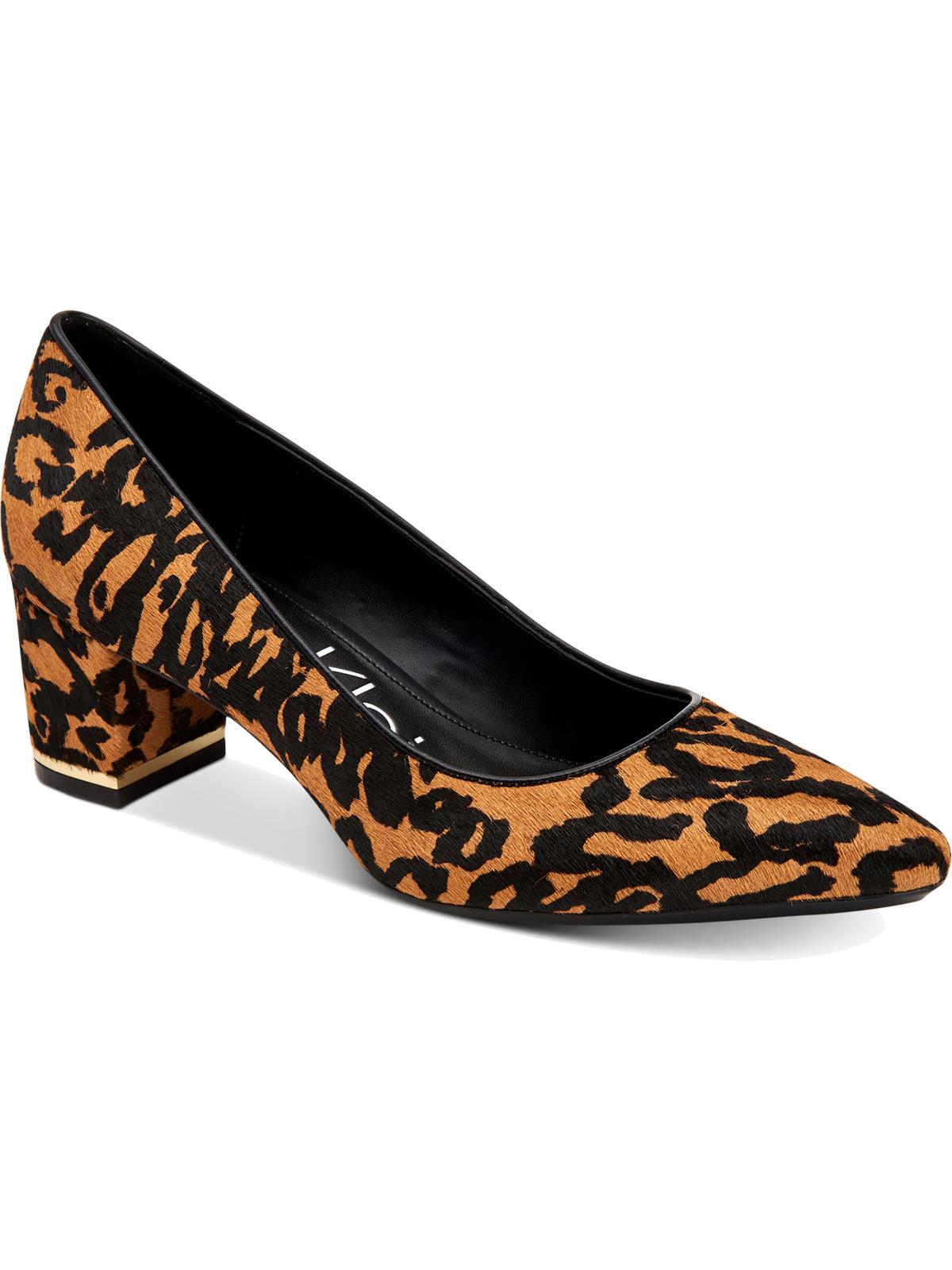Calvin Klein Nita Pointy Toe Feminino - Scarpin de pelo de bezerro legítimo marrom, tamanho 7,5 M