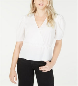 Blusa feminina Leyden com decote sobrepeliz e manga bufante, tamanho médio, cor marfim