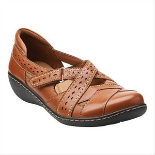 Clarks Women's Ashland Spin Shoes Brown Size -8.5 M