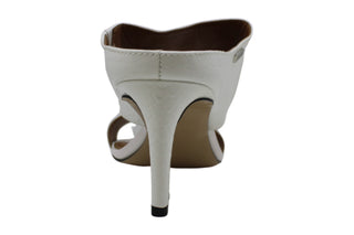 Sandálias femininas Calvin Klein em couro envernizado Cecily com relevo de crocodilo, salto agulha, tamanho 10, brancas