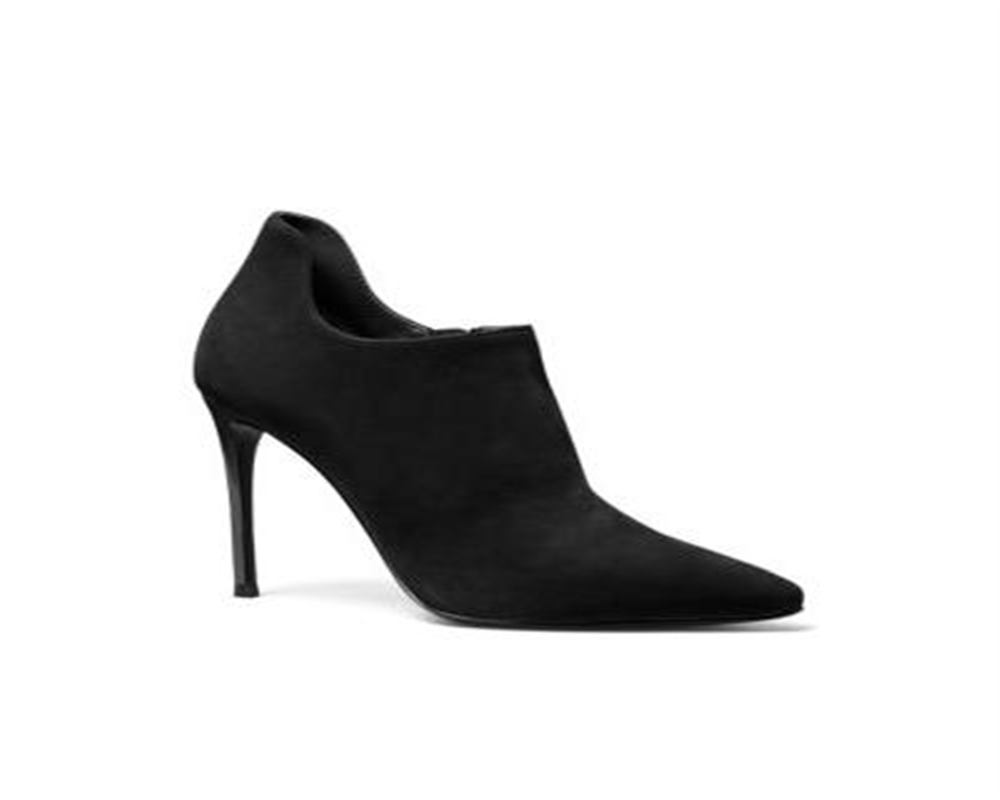 Botas femininas Michael Kors Corrine bico fino na altura do tornozelo, pretas, tamanho 9M