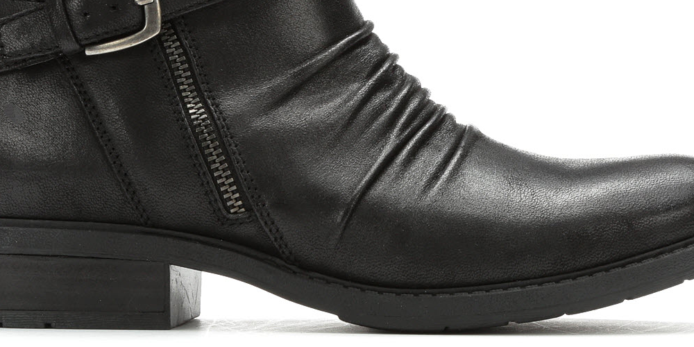 Botas femininas Yasmyn com bico fechado e cano curto, pretas, tamanho 6 M
