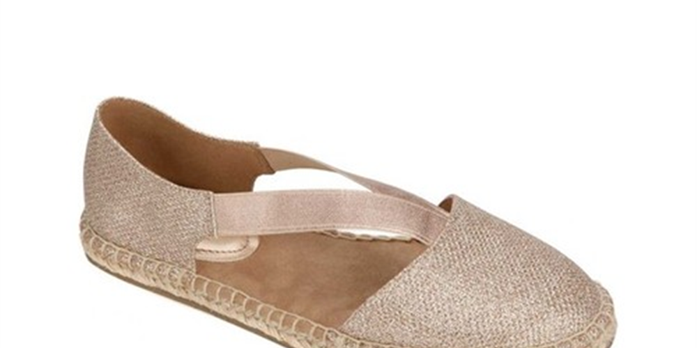 Sandálias femininas Kenneth Cole Reaction com tecido elástico e bico redondo, tamanho 6 M, douradas