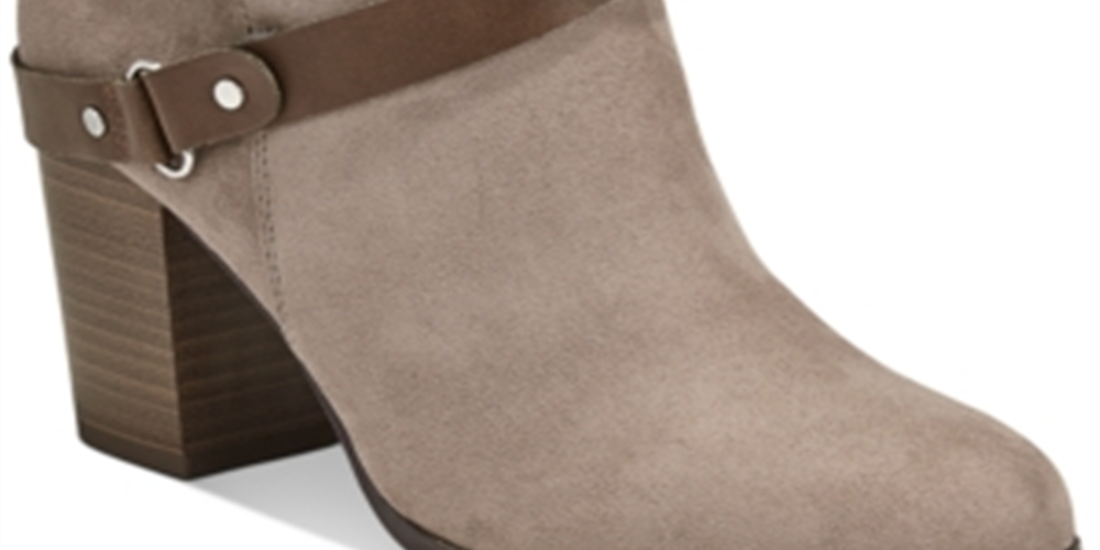 Material Girl Botas femininas com tiras de fivela e detalhes de ferragens, acolchoadas, bico redondo, salto bloco, zíper, marrom, tamanho 9,5 M