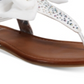 Material Girl Sandálias femininas Swan com bico dividido e tira em T, brancas, tamanho 5