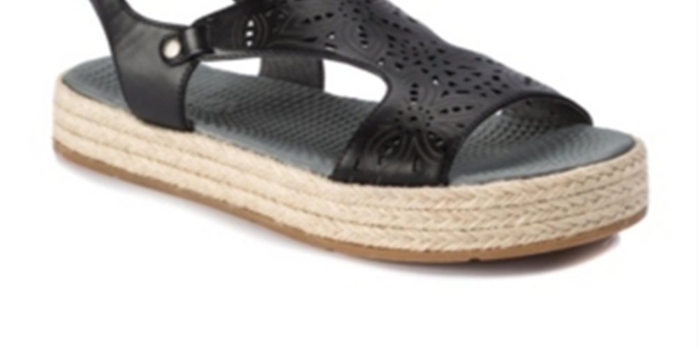 Sandálias femininas Bare Traps Bernedette com tiras em T, bico aberto, casual, pretas, tamanho 8 M