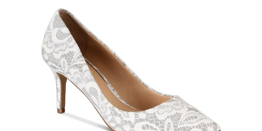 Sapatos de salto alto Jewel Badgley Mischka Zuri Lace para mulheres, brancos, tamanho 7,5 M