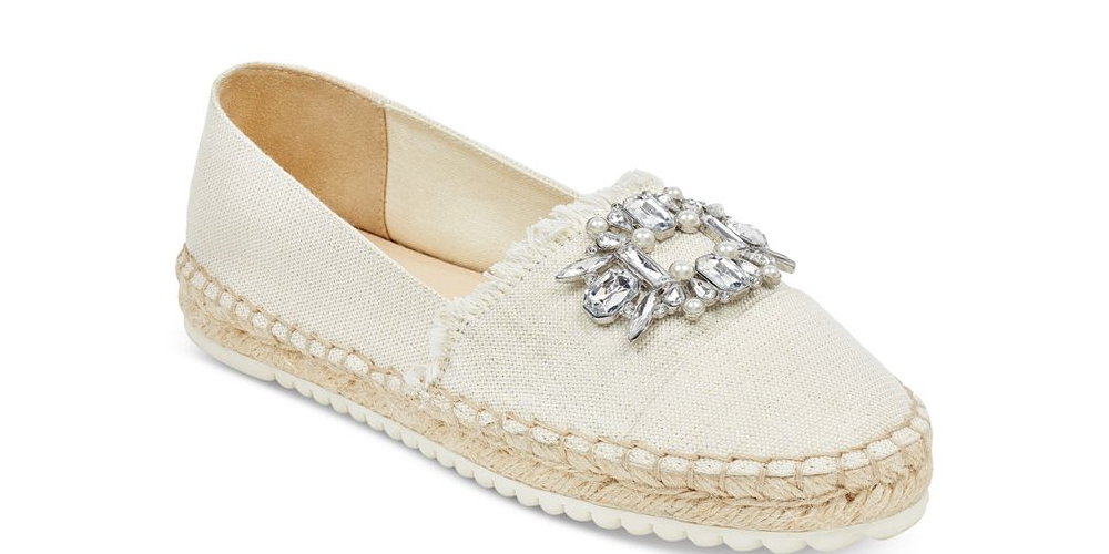 Sapatilhas femininas Marc Fisher Barnum Fabric com bico fechado e alpargatas brancas, tamanho 5 M