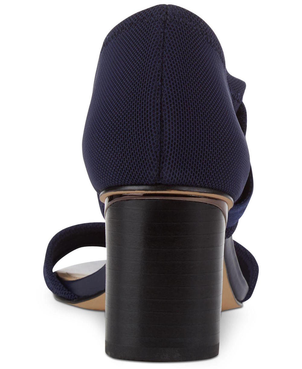 Sandálias femininas casuais DKNY Penny Open Toe com tira no tornozelo, azul marinho, tamanho 6