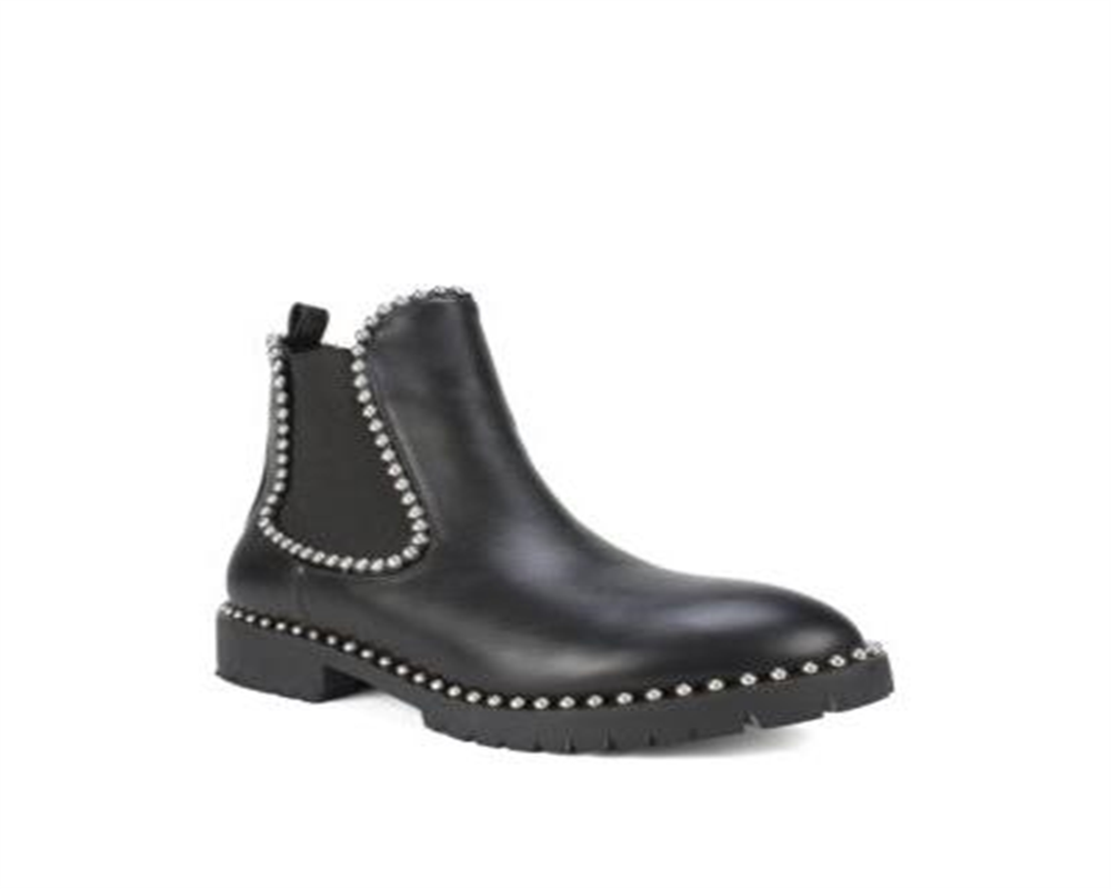 Botas de cano curto femininas Seven Dials com acabamento em tachas e acabamento em Shelley, pretas, tamanho 5,5 M