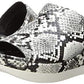 Sandálias femininas Kenneth Cole Reaction Pepea com estampa de cobra, brancas, tamanho 10 M