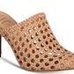 Mules de bico fino de couro sintético Celestia da INC International Concepts para mulheres, marrom, tamanho 9,5 M