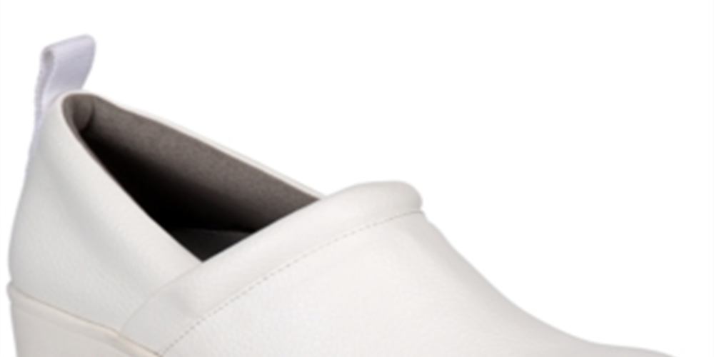 Tamancos Cavvell de espuma viscoelástica femininos Giani Bernini, brancos, tamanho 6 M