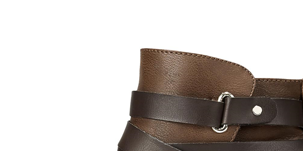 Material Girl Botas femininas com tiras acolchoadas, fivela acolchoada, bico redondo, salto bloco, zíper, marrom, tamanho 6,5 M