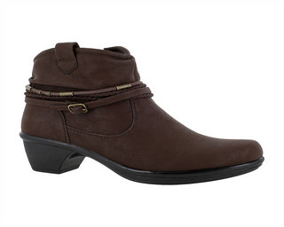 Easy Street Women's Wrangle Bootie Brown Size 7.5M