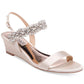 Sandália feminina Badgley Mischka Larisa Wedge de cetim marrom, tamanho 8 M