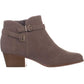 Botas femininas Giani Bernini Dorii de couro com bico amendoado, tamanho 6,5 M, cinza